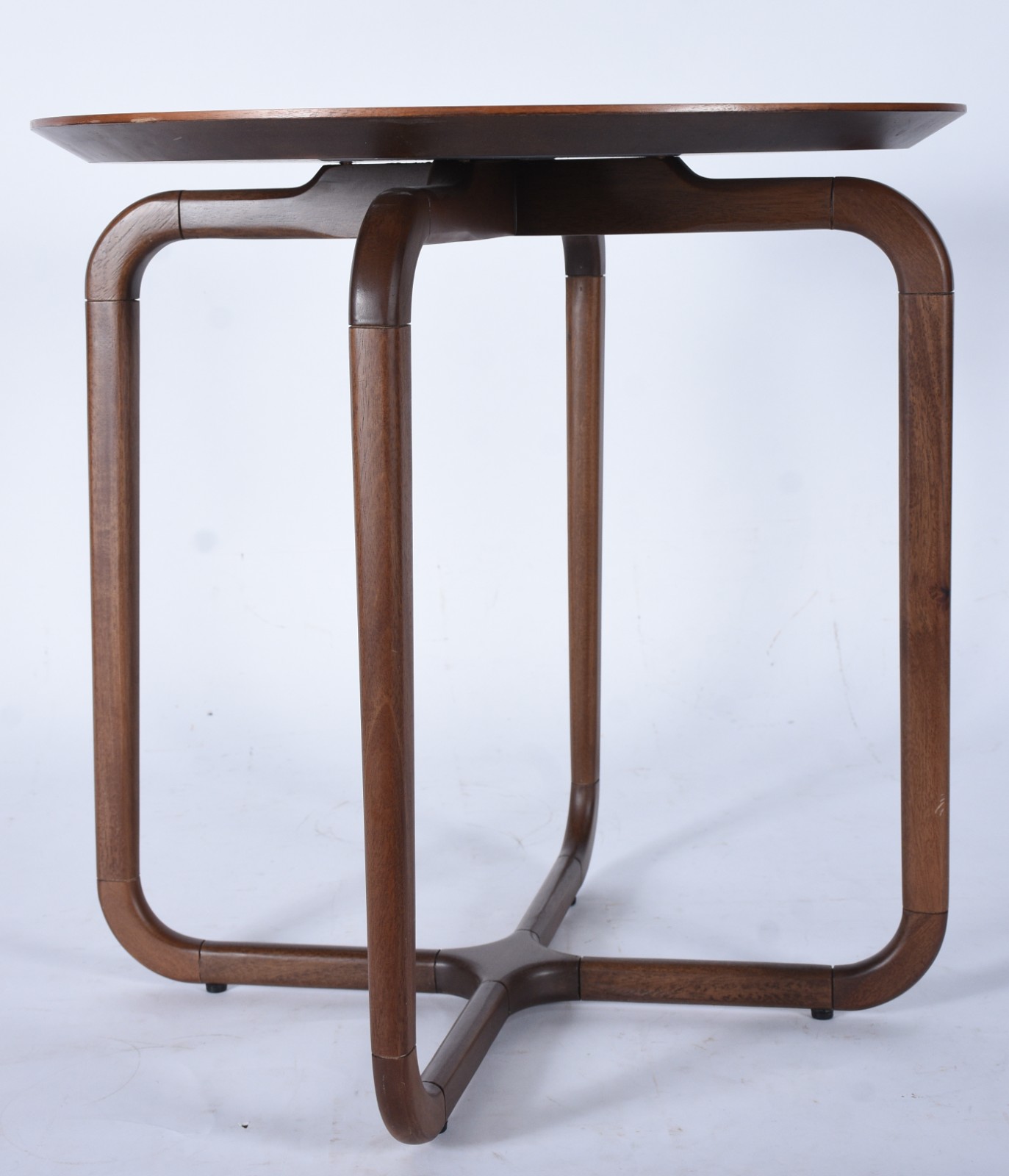 Mesa lateral "Eros Esse" de madeira Ting nogueira. Fabricação "MUUI". - foto 2 de 5