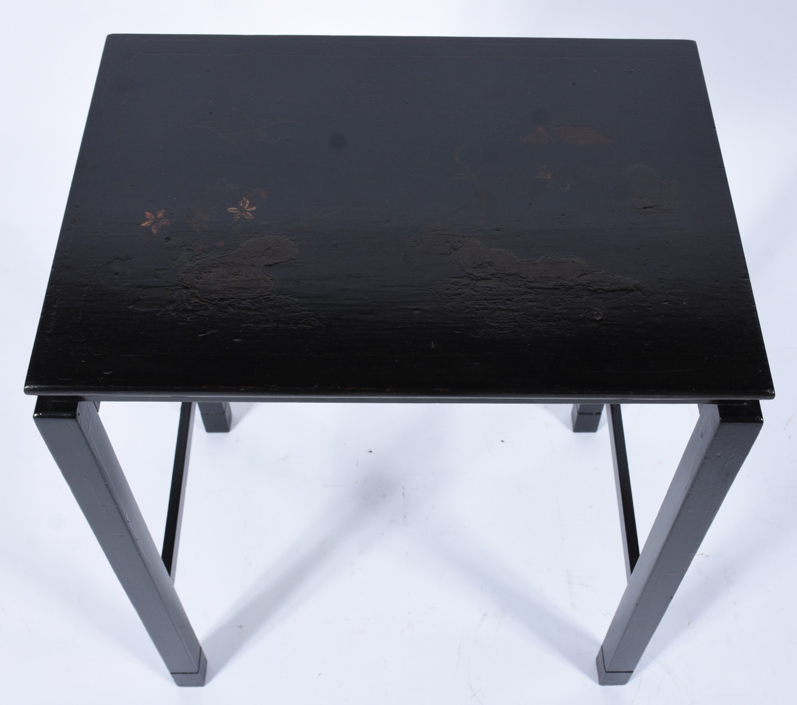 Mesa auxiliar de madeira laqueada de preto estilo oriental, tampo com... - foto 3 de 8
