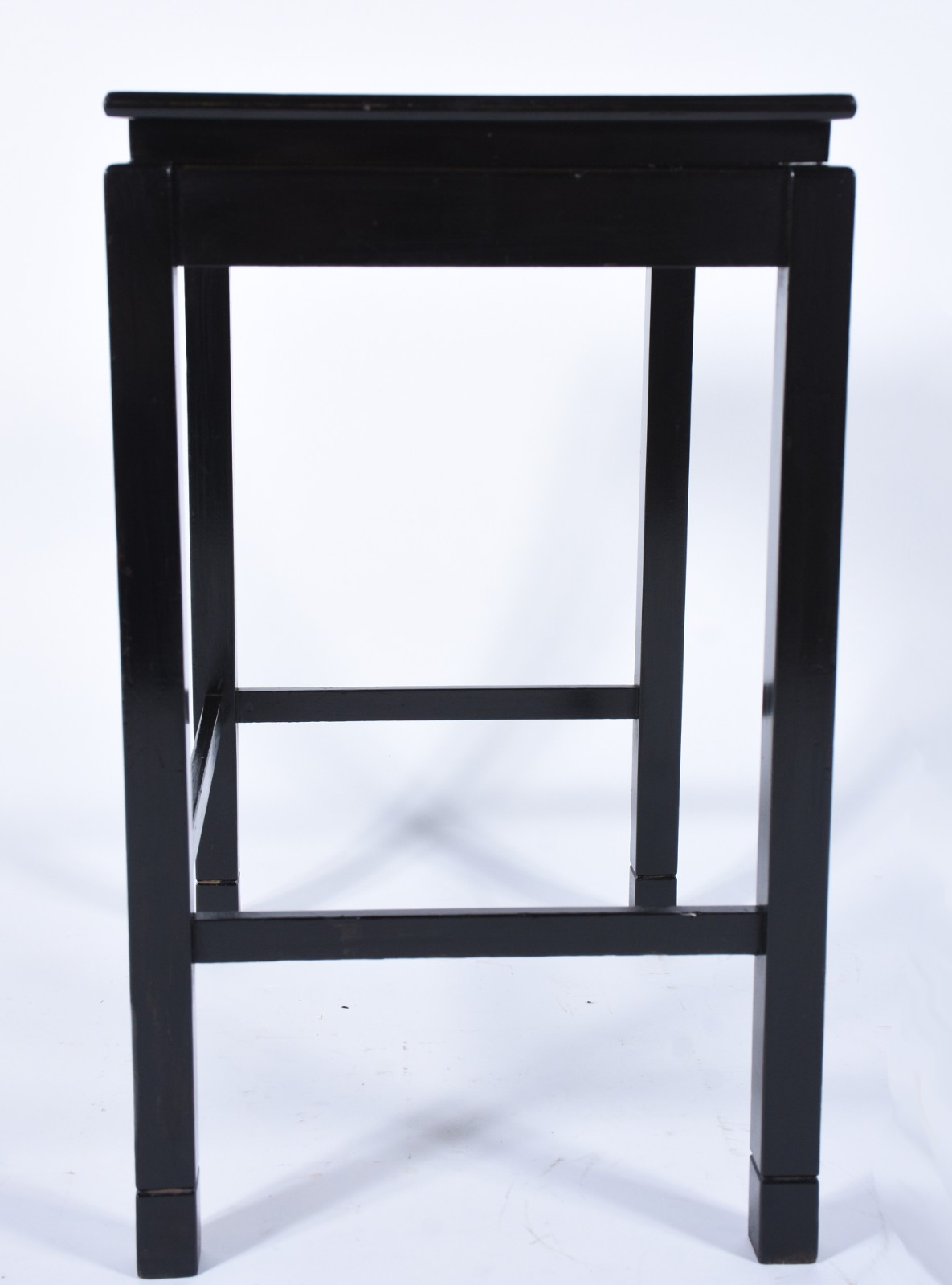 Mesa auxiliar de madeira laqueada de preto estilo oriental, tampo com... - foto 7 de 8