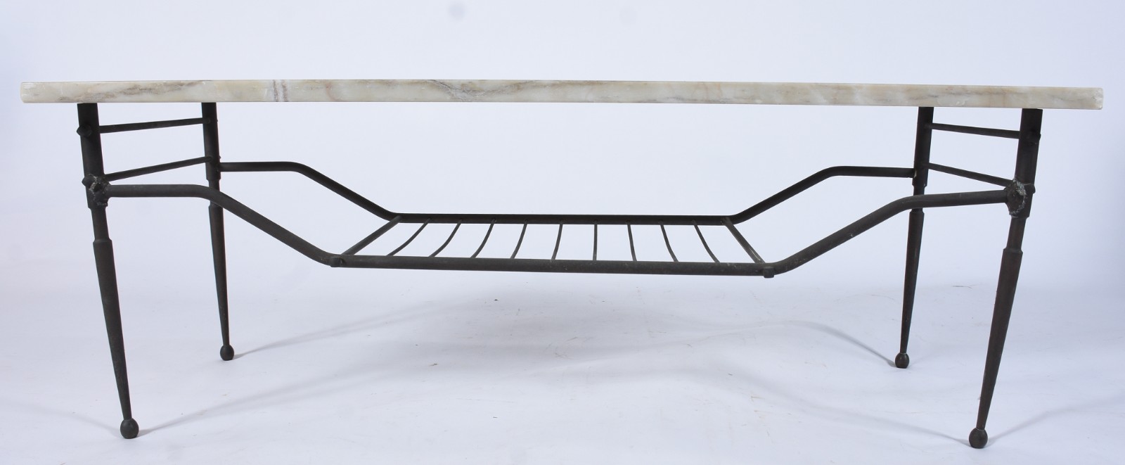 Mesa de centro, base de metal, tampo feitio retangular de mármore... - foto 2 de 8