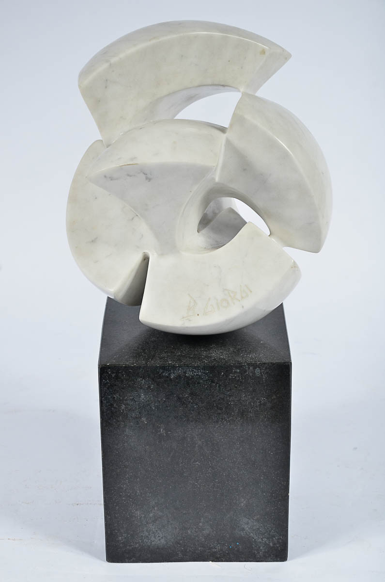BRUNO GIORGI - Escultura de mármore repres. Meteoro, base de mármore...