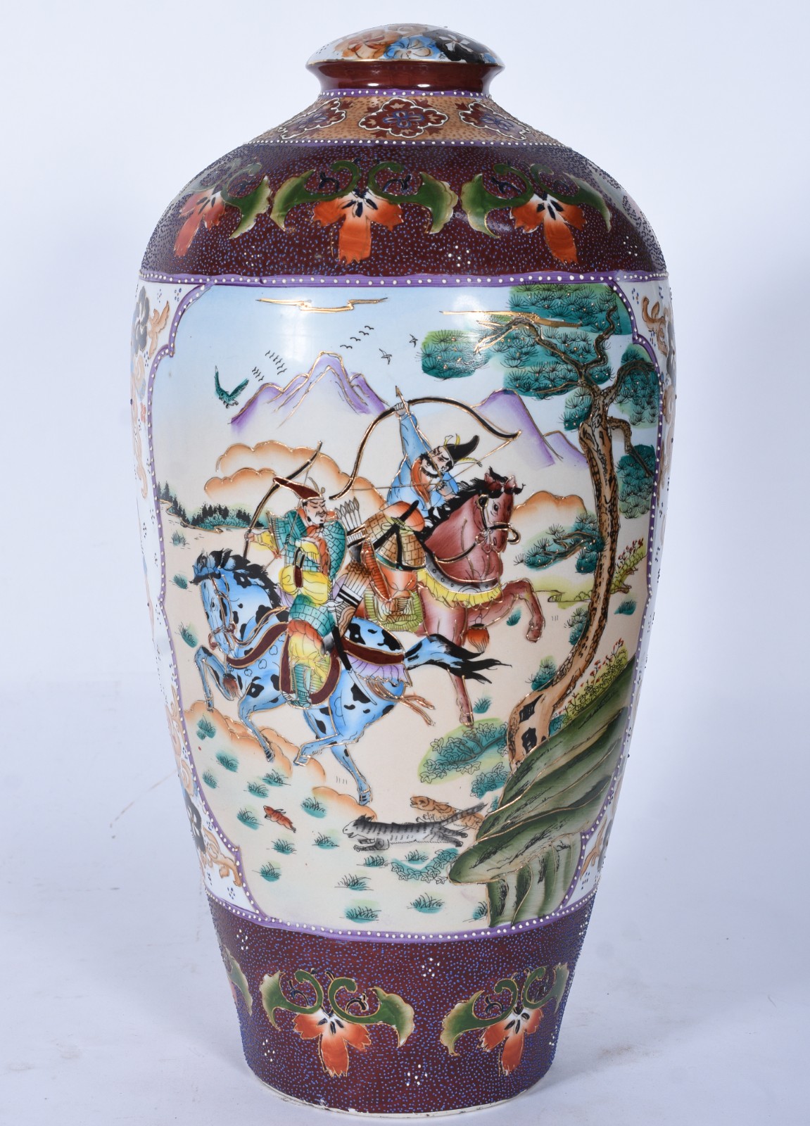 Vaso de porcelana oriental, furo na base e no topo, adaptado para... - foto 1 de 7