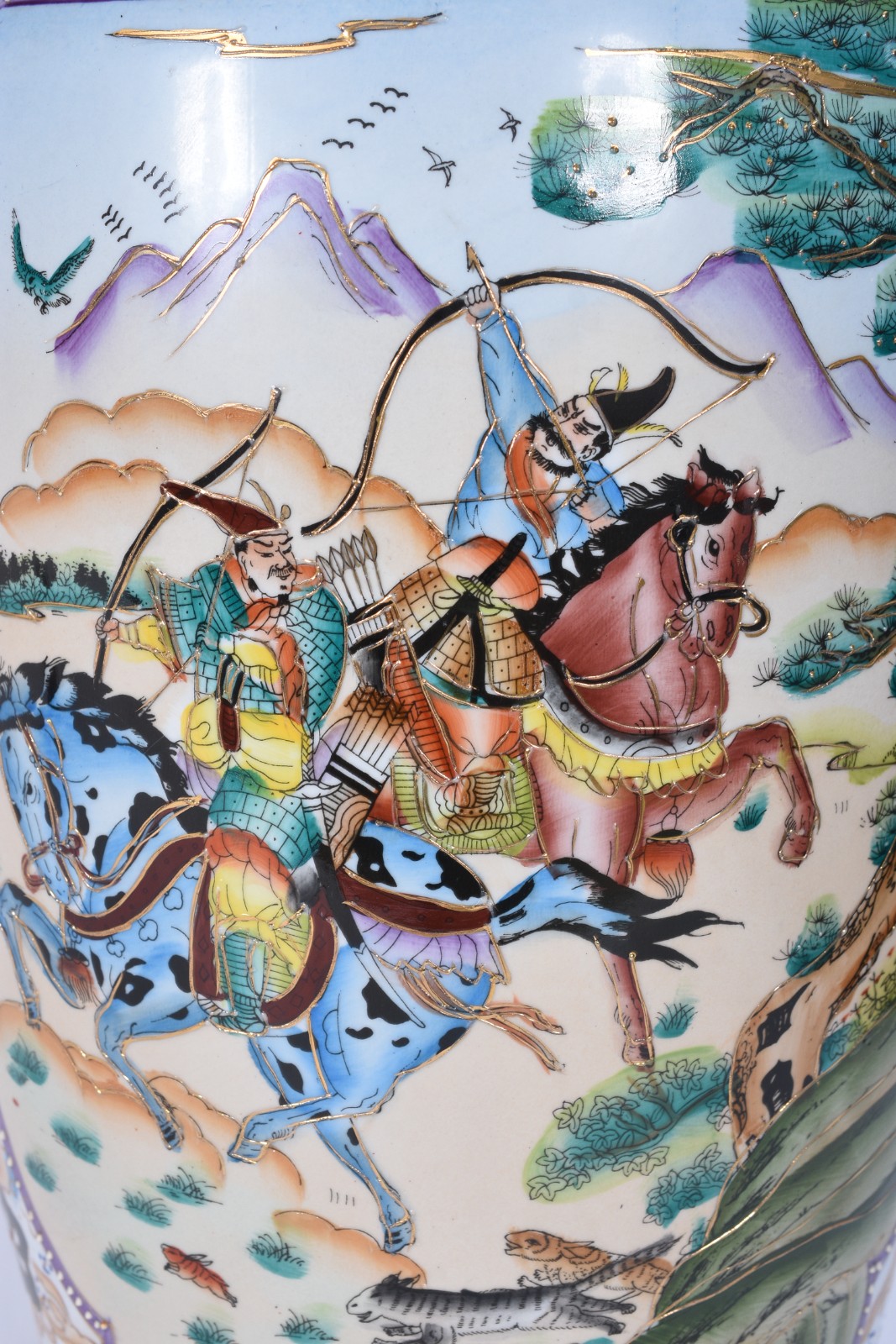 Vaso de porcelana oriental, furo na base e no topo, adaptado para... - foto 2 de 7