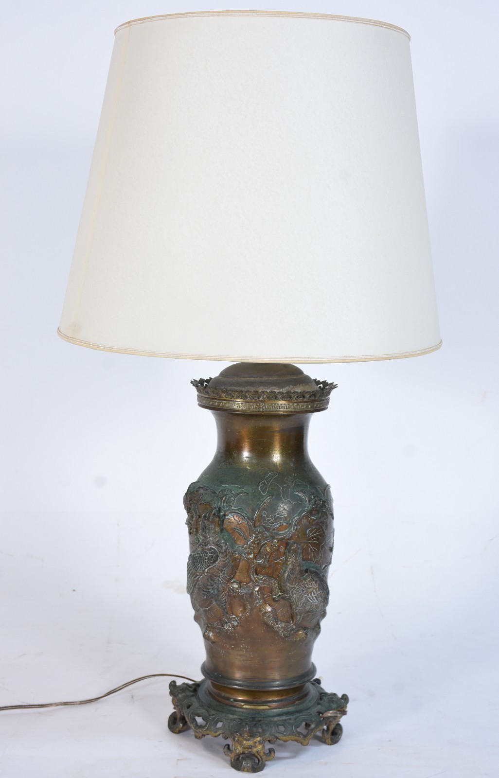 Vaso de bronze chinês decoração com pássaros, rocailles e ramos de... - foto 1 de 5