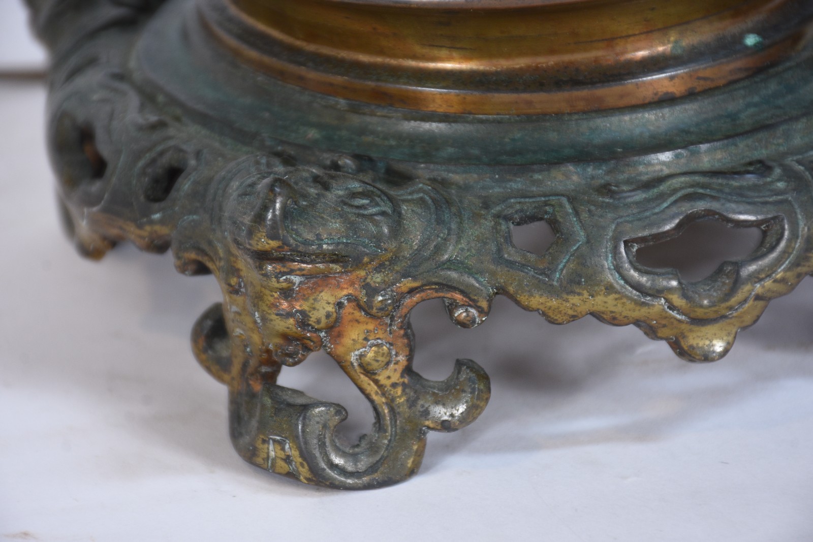 Vaso de bronze chinês decoração com pássaros, rocailles e ramos de... - foto 5 de 5