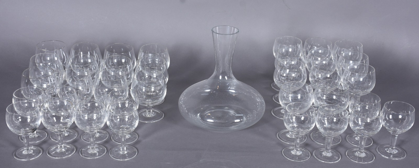 Serviço de cristal composto de: 10 taças para vinho tinto, 13 para... - foto 1 de 4