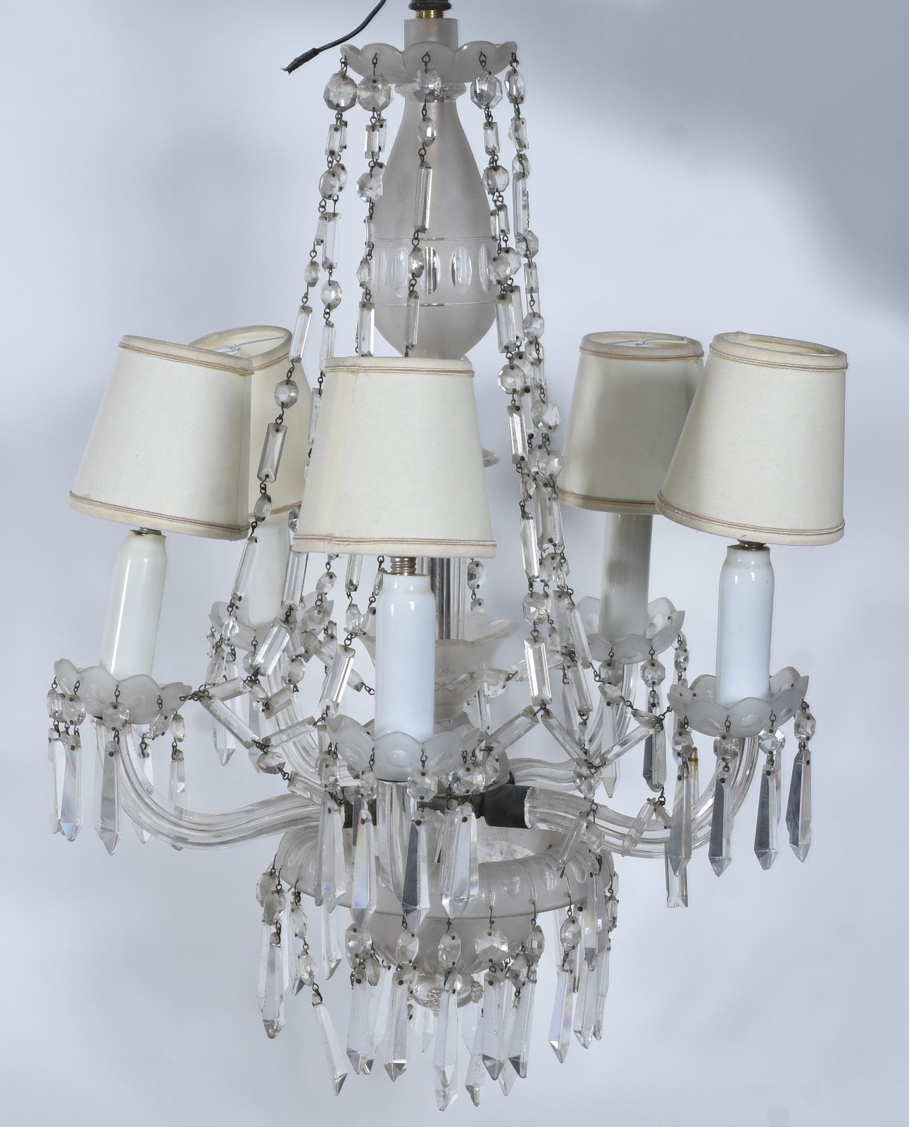 Lustre de cristal para 5 luzes, pingentes lapidados. - foto 1 de 3
