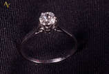 Anel solitário com brilhantes Brasil - 0,30 ct.... - Anel solitário com brilhantes Brasil - 0,30 ct. Peso:2.0 gr.