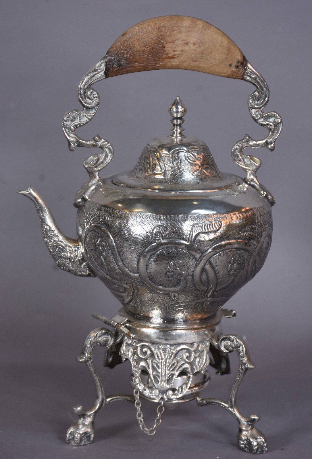 Samovar de metal. - foto 1 de 6