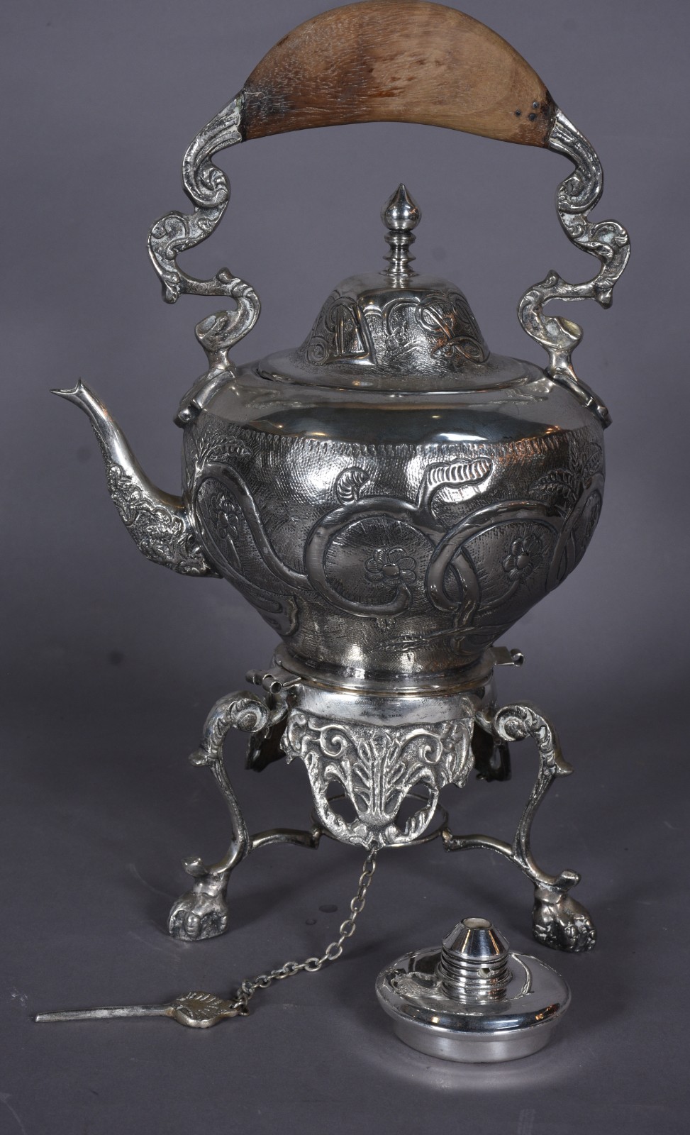 Samovar de metal. - foto 2 de 6