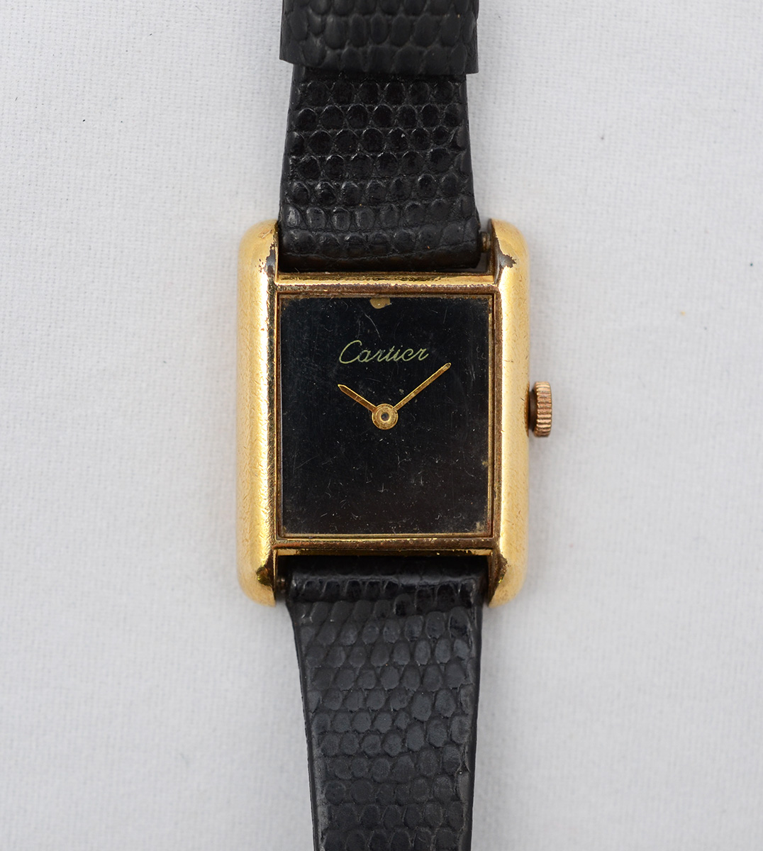 CARTIER - Relógio com metal espessurado a ouro 18 k. Mostrador negro... - foto 1 de 3