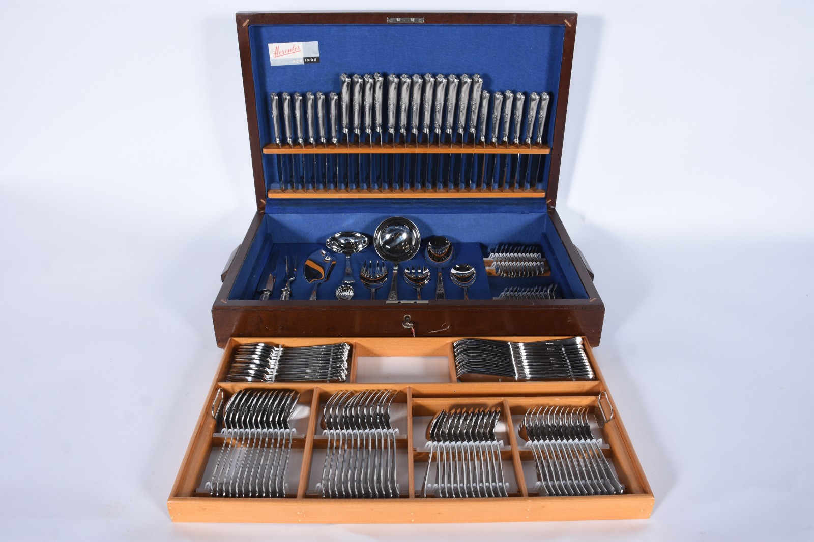 Faqueiro inox Hercules composto de: 12 colheres, 12 garfos, 12 facas... - foto 1 de 10