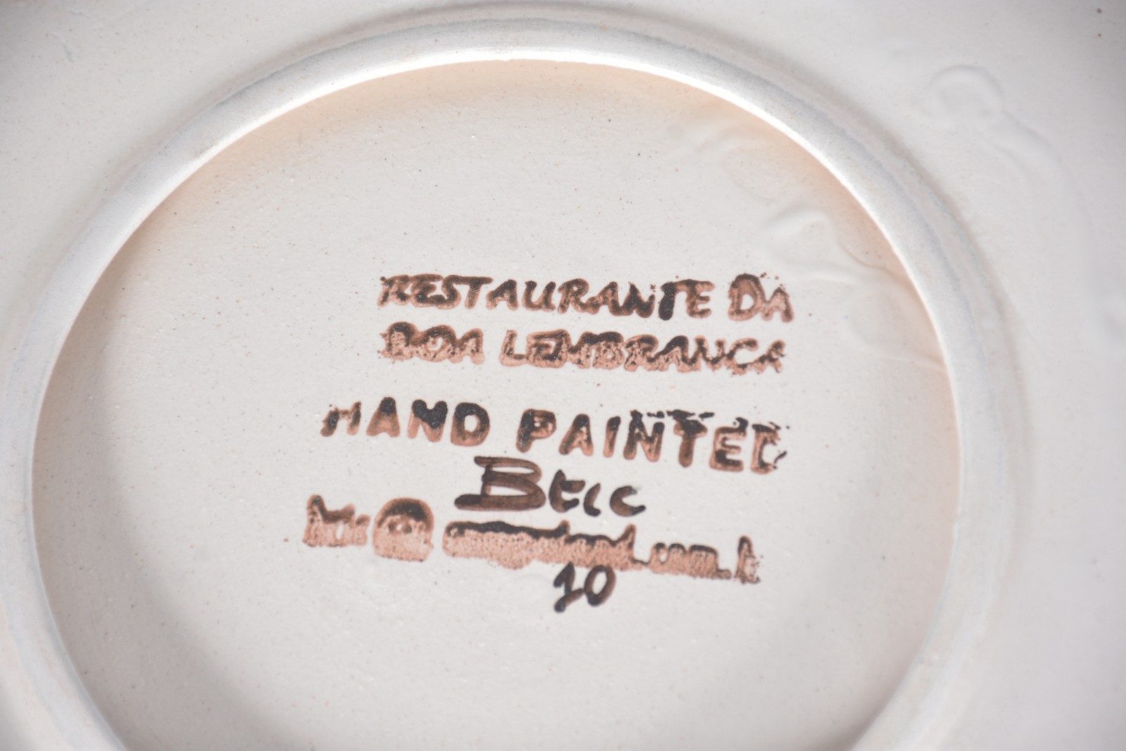 Sete pratos de cerâmica de "Restaurante da Boa Lembrança". - foto 3 de 5