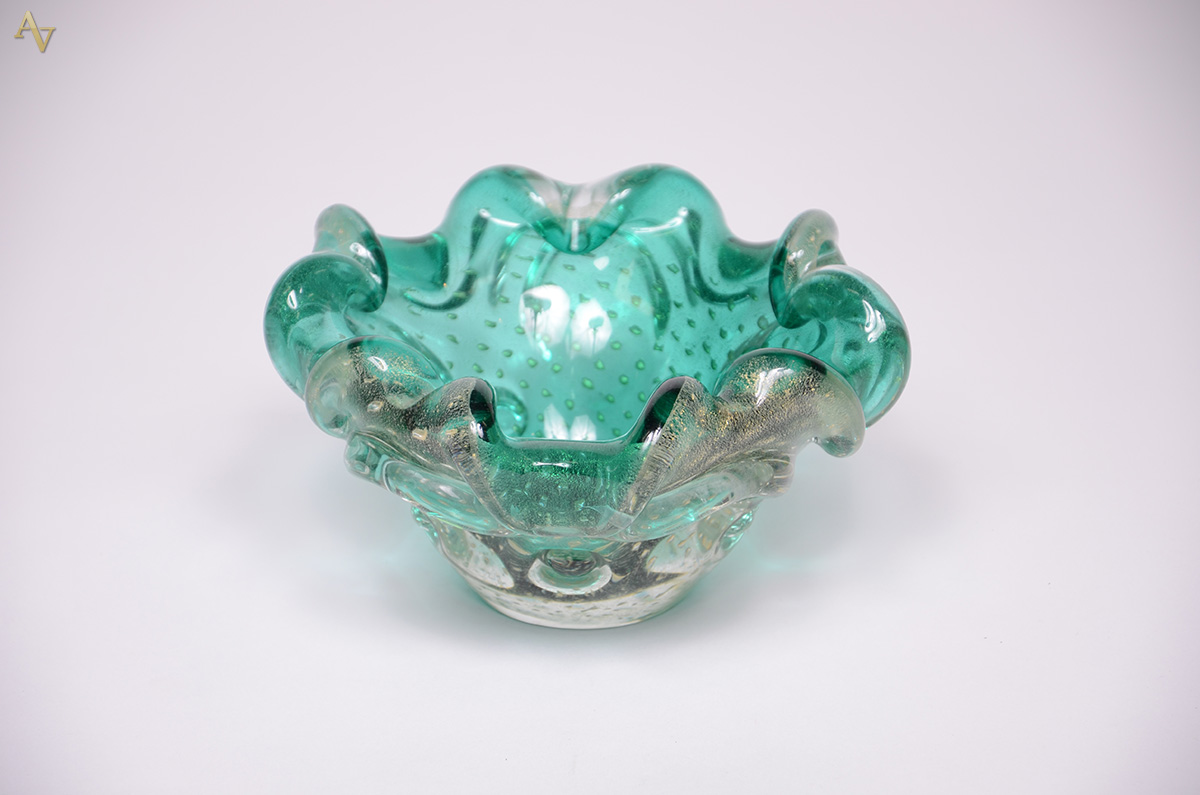 Bowl de murano na cor verde com pó de ouro. Diâmetro 22 cm e altura...