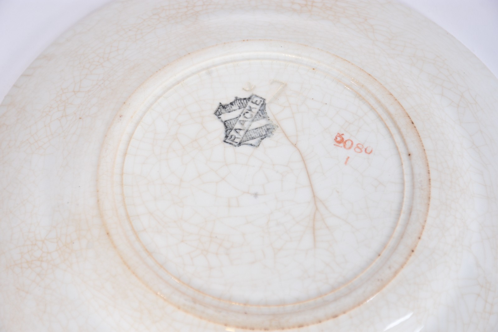 Sete pratos decorativos de faiança e porcelana de diversas... - foto 8 de 8
