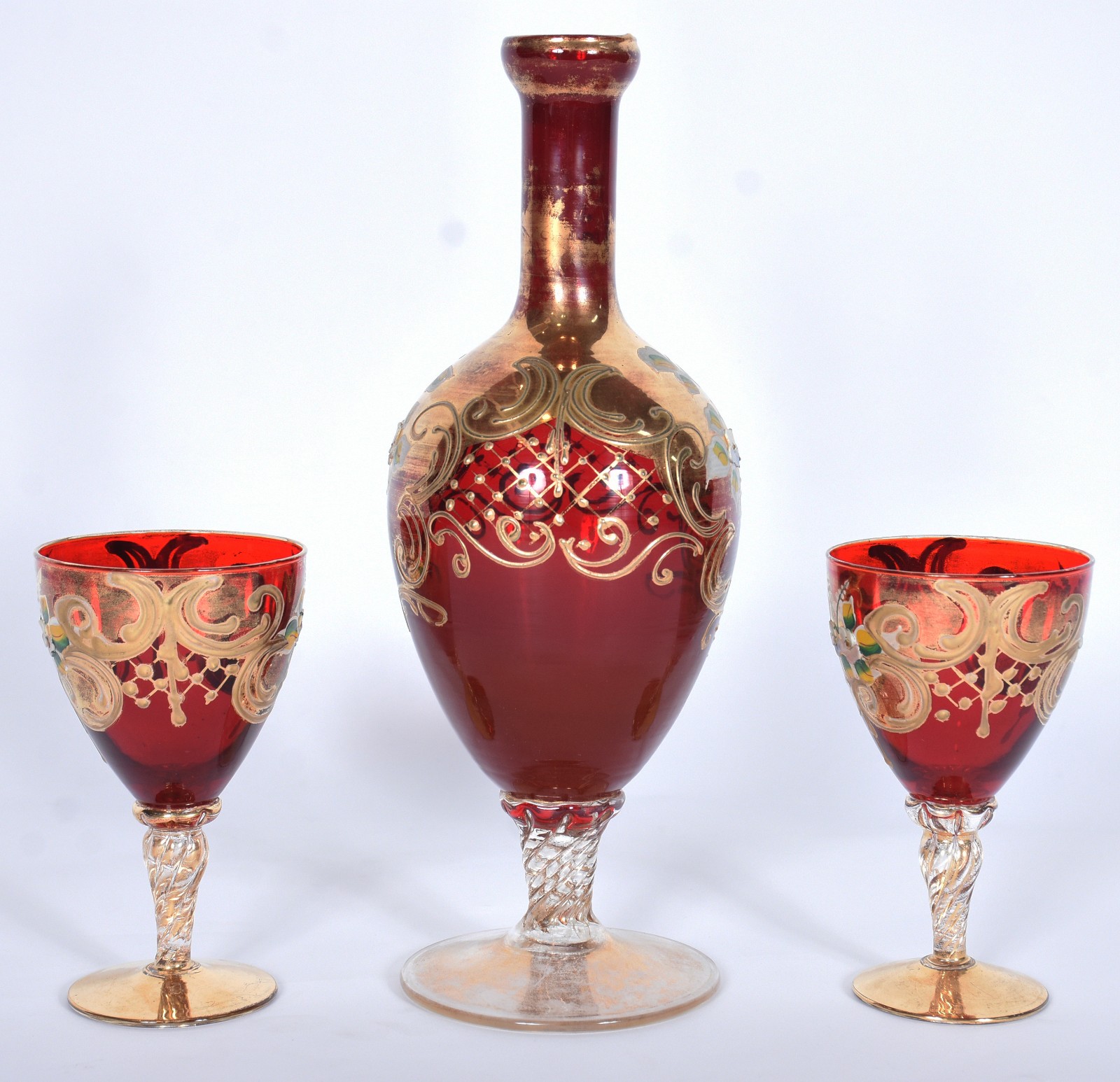 Conjunto de garrafa e 2 cálices de cristal vermelho com flores em... - foto 2 de 6