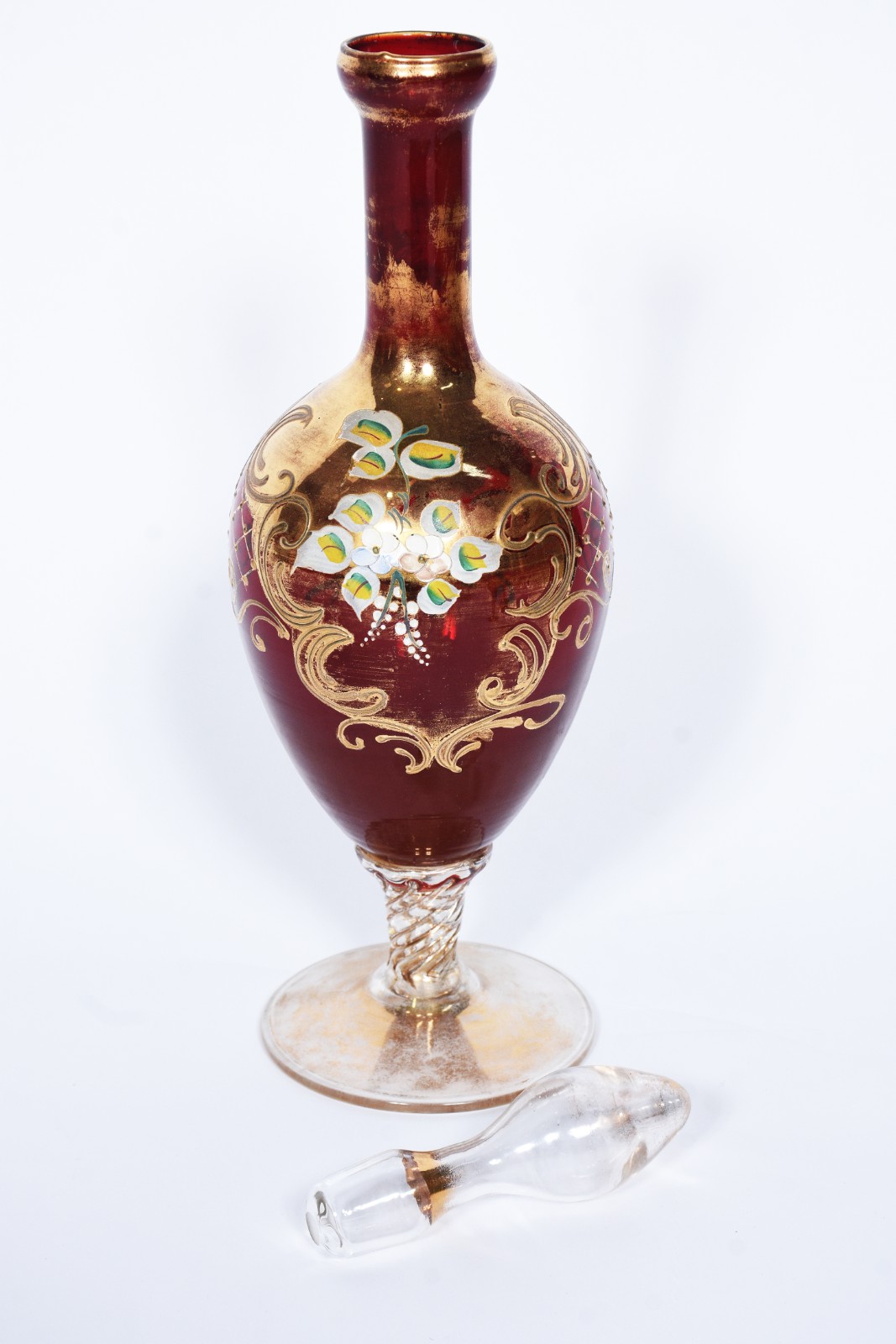 Conjunto de garrafa e 2 cálices de cristal vermelho com flores em... - foto 3 de 6