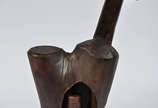 VIRGÍLIO RIOS - Estatueta de madeira. Alt. 52 cm. - VIRGÍLIO RIOS - Estatueta de madeira. Alt. 52 cm.