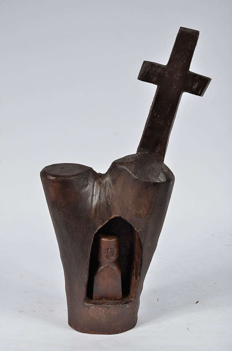 VIRGÍLIO RIOS - Estatueta de madeira. Alt. 52 cm.