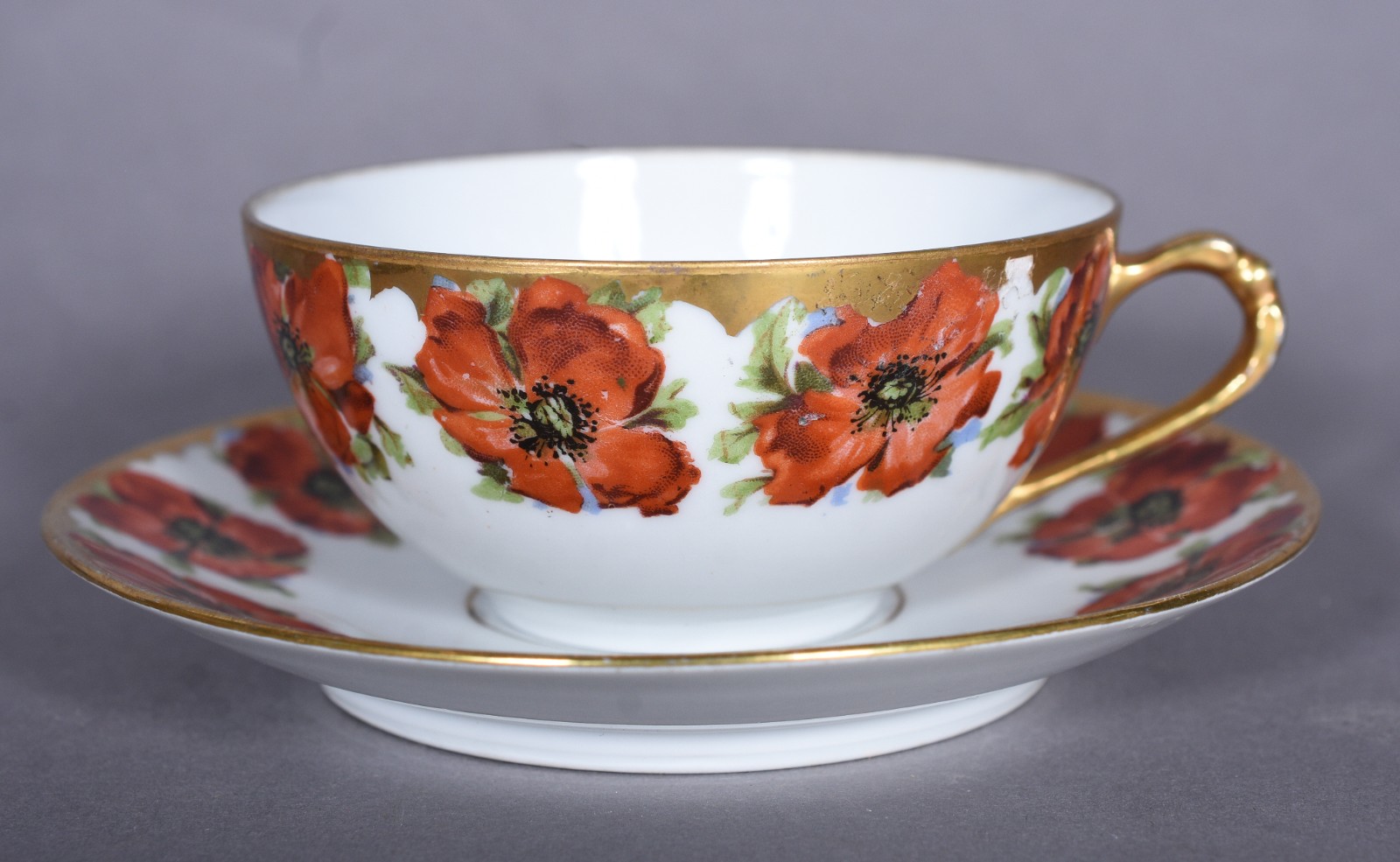 Conjunto de porcelana alemã decorada com flores em policromia e... - foto 3 de 7