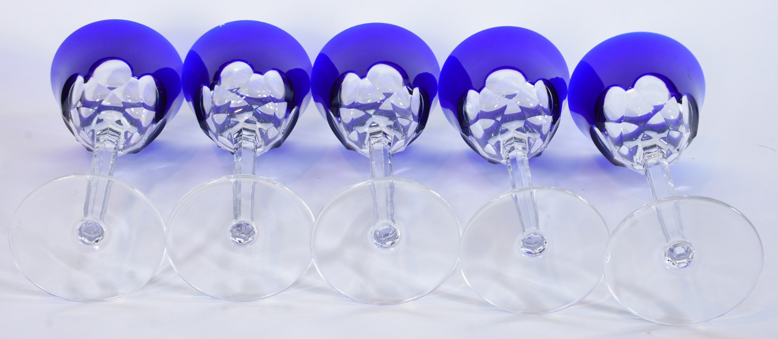 Cinco cálices para vinho de cristal doublé azul lapidado. Mínimos... - foto 4 de 7