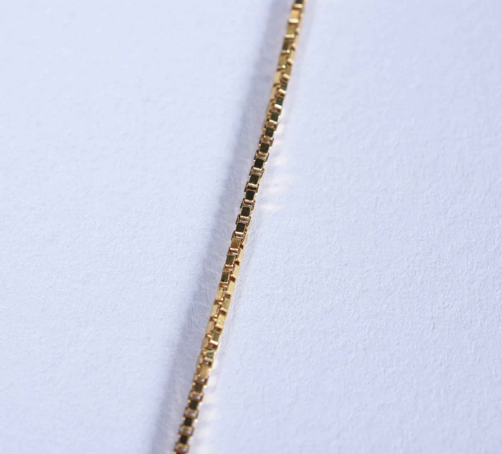Colar de ouro 18 k contraste 750, pingente na forma de globo (Por... - foto 7 de 7