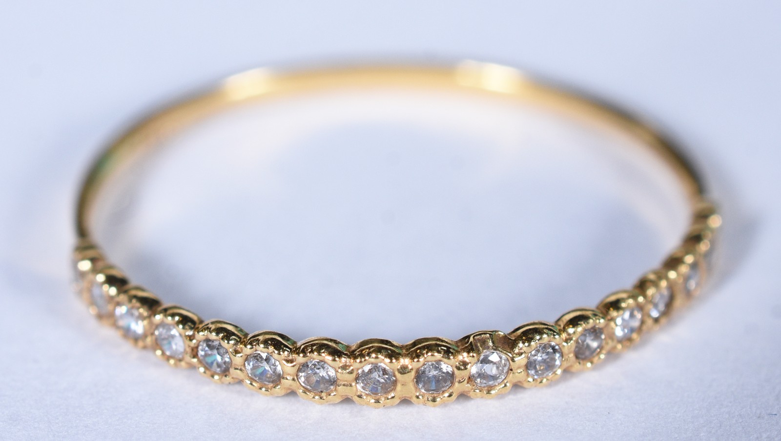 Anel de ouro 18k, contraste 750 cravejado com brilhantes, aro 24 (Por... - foto 2 de 8