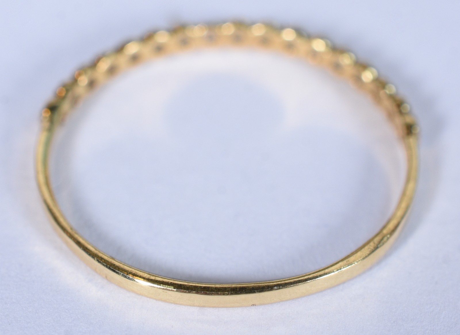 Anel de ouro 18k, contraste 750 cravejado com brilhantes, aro 24 (Por... - foto 8 de 8