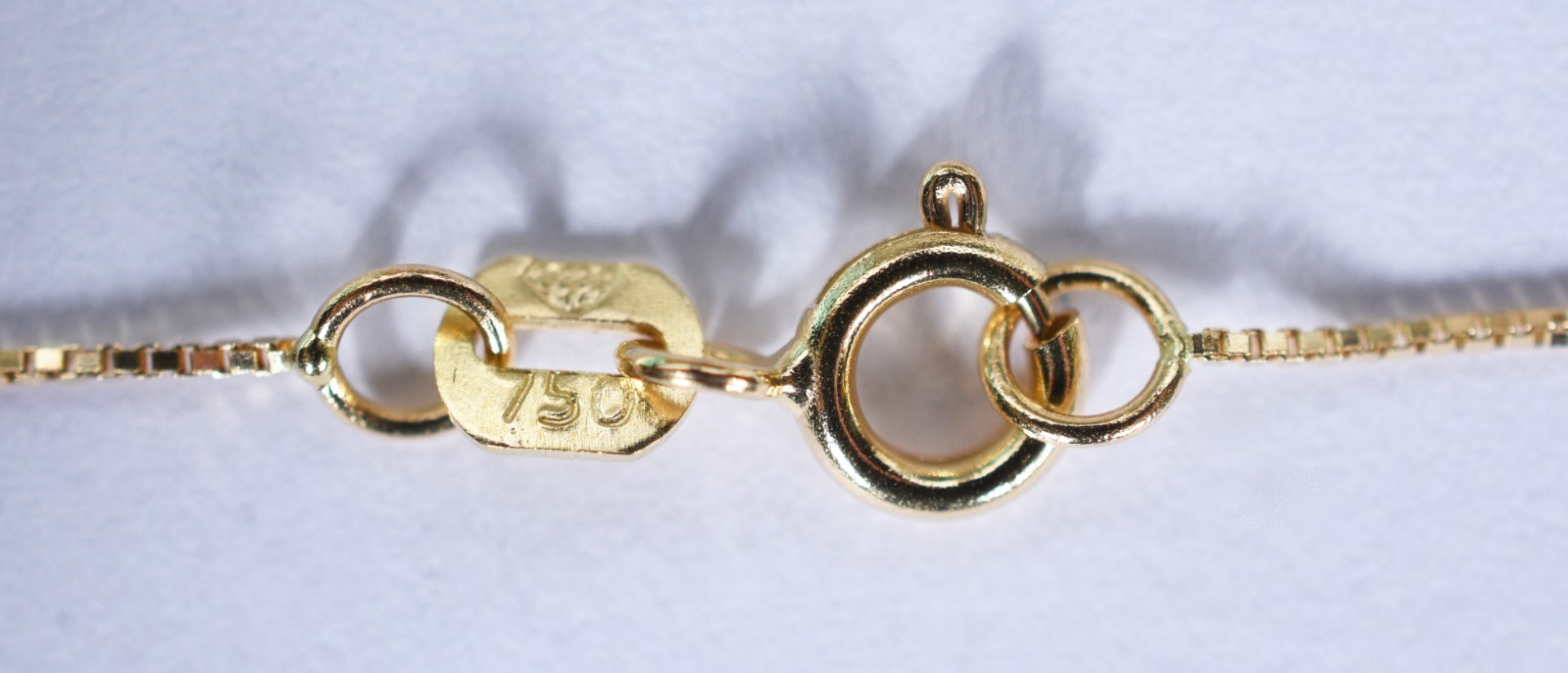 Colar de ouro 18 k, contraste 750 com pingente na forma de sol (Por... - foto 3 de 4