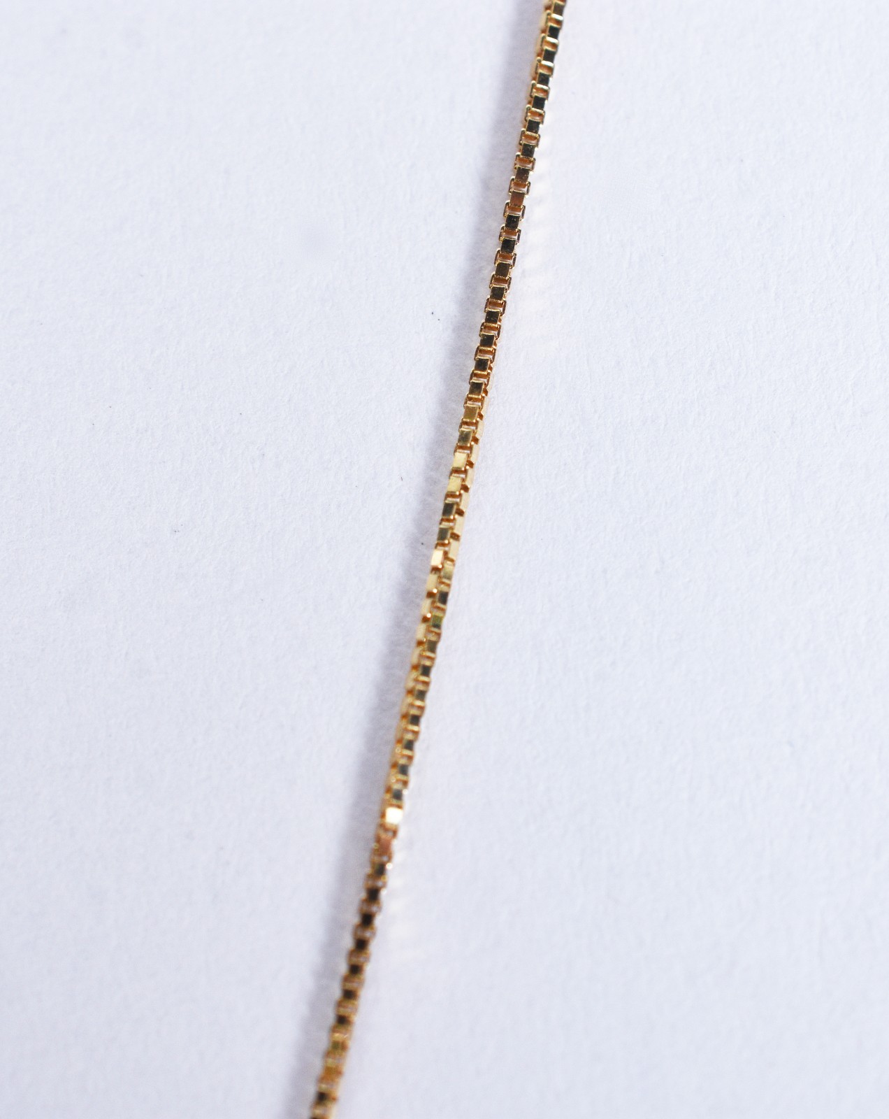 Colar de ouro 18 k, contraste 750 com pingente na forma de sol (Por... - foto 4 de 4