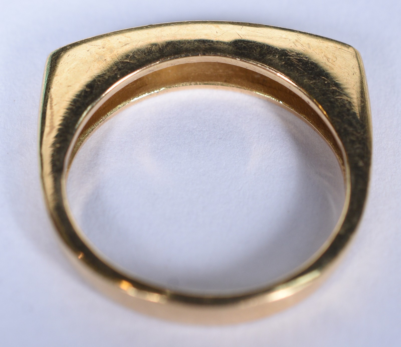 Anel de ouro 18k com um brilhante, aro 12 (Por motivos de segurança a... - foto 4 de 6