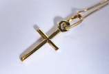 Colar de ouro 18 k, contraste 750 com crucifixo... - Colar de ouro 18 k, contraste 750 com crucifixo (Por motivos de segurança a peça não se encontra na loja)