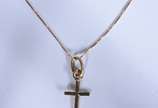 Colar de ouro 18 k, contraste 750 com crucifixo... - Colar de ouro 18 k, contraste 750 com crucifixo (Por motivos de segurança a peça não se encontra na loja)