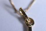 Colar de ouro 18 k, contraste 750 com crucifixo... - Colar de ouro 18 k, contraste 750 com crucifixo (Por motivos de segurança a peça não se encontra na loja)