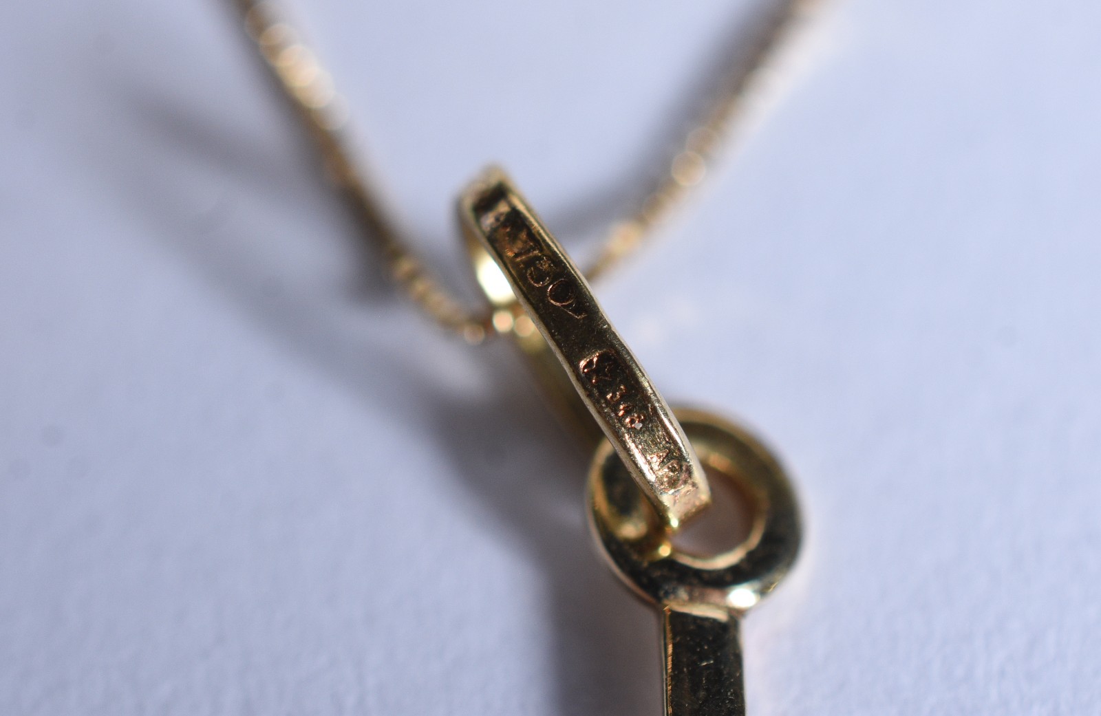 Colar de ouro 18 k, contraste 750 com crucifixo (Por motivos de... - foto 6 de 6