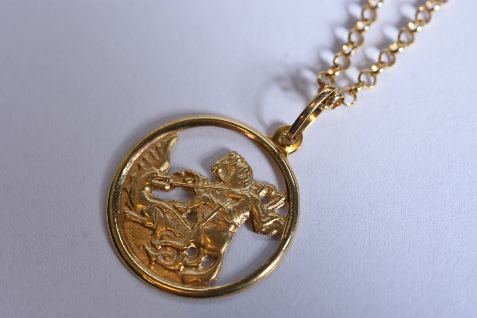 Gargantilha na forma de elo português de ouro 18 k, contraste 750... - foto 1 de 9