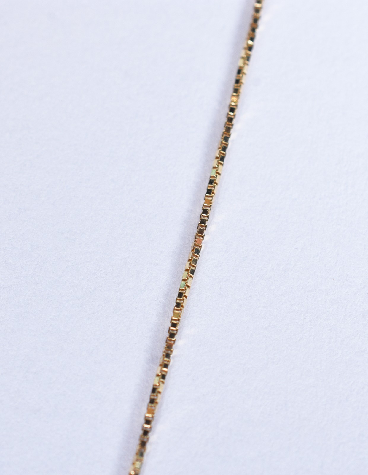 Colar de ouro 18 k, contraste 750 com Cristo crucificado (Por motivos... - foto 3 de 6