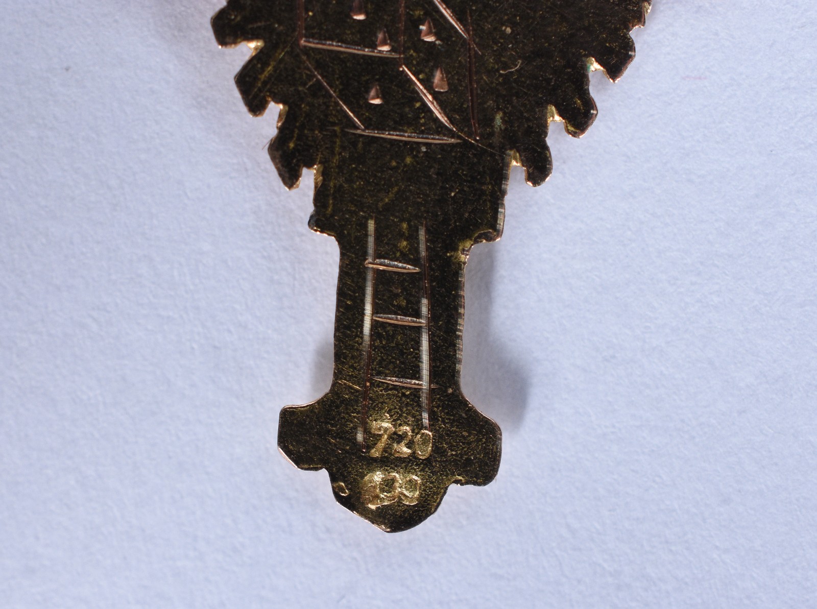 Colar de ouro 18 k, contraste 750 com Cristo crucificado (Por motivos... - foto 4 de 6