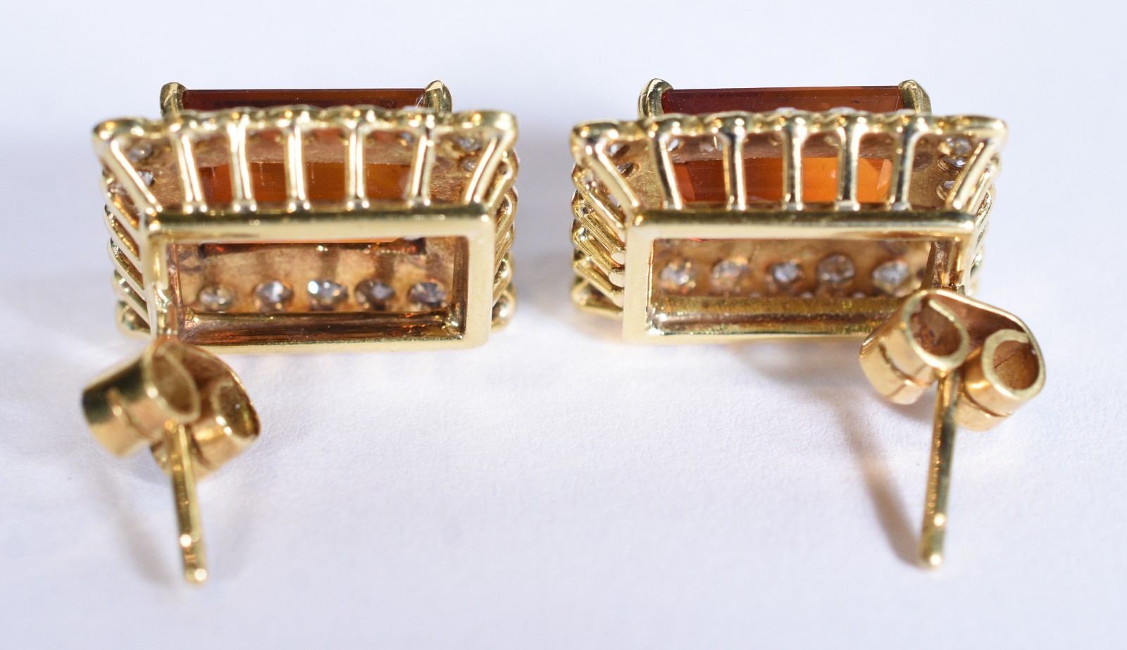 Par de brincos de ouro 18 k com 48 brilhantes (Por motivos de... - foto 4 de 6