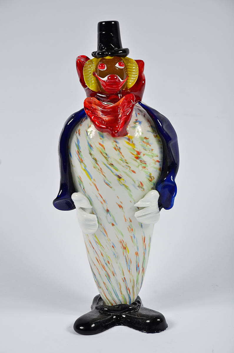 Palhaço de murano na cor branco mesclado. Alt. 33 cm.