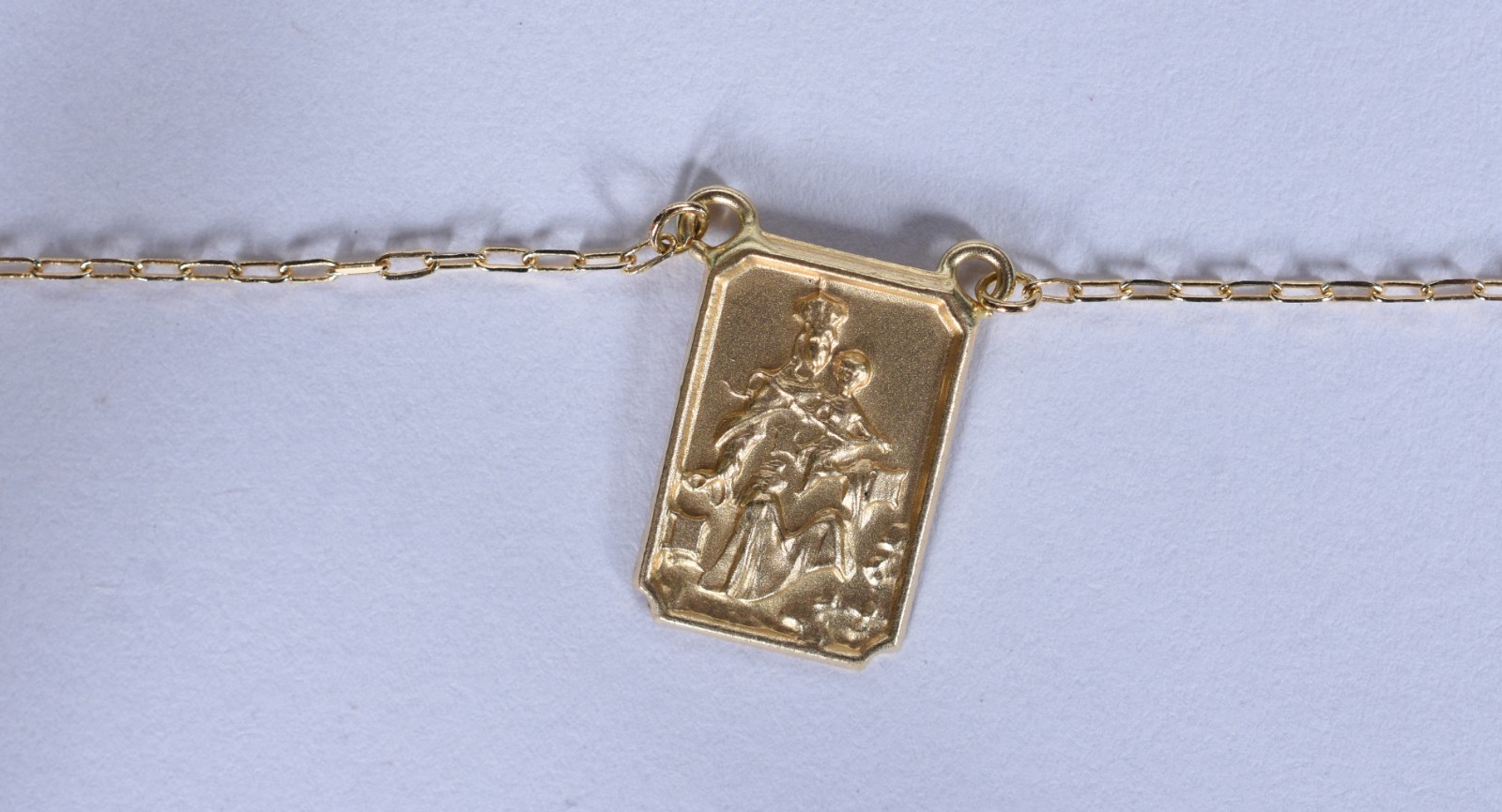 Escapulário de ouro 18 k, contraste 750 com Sagrado Coração de Jesus... - foto 3 de 5