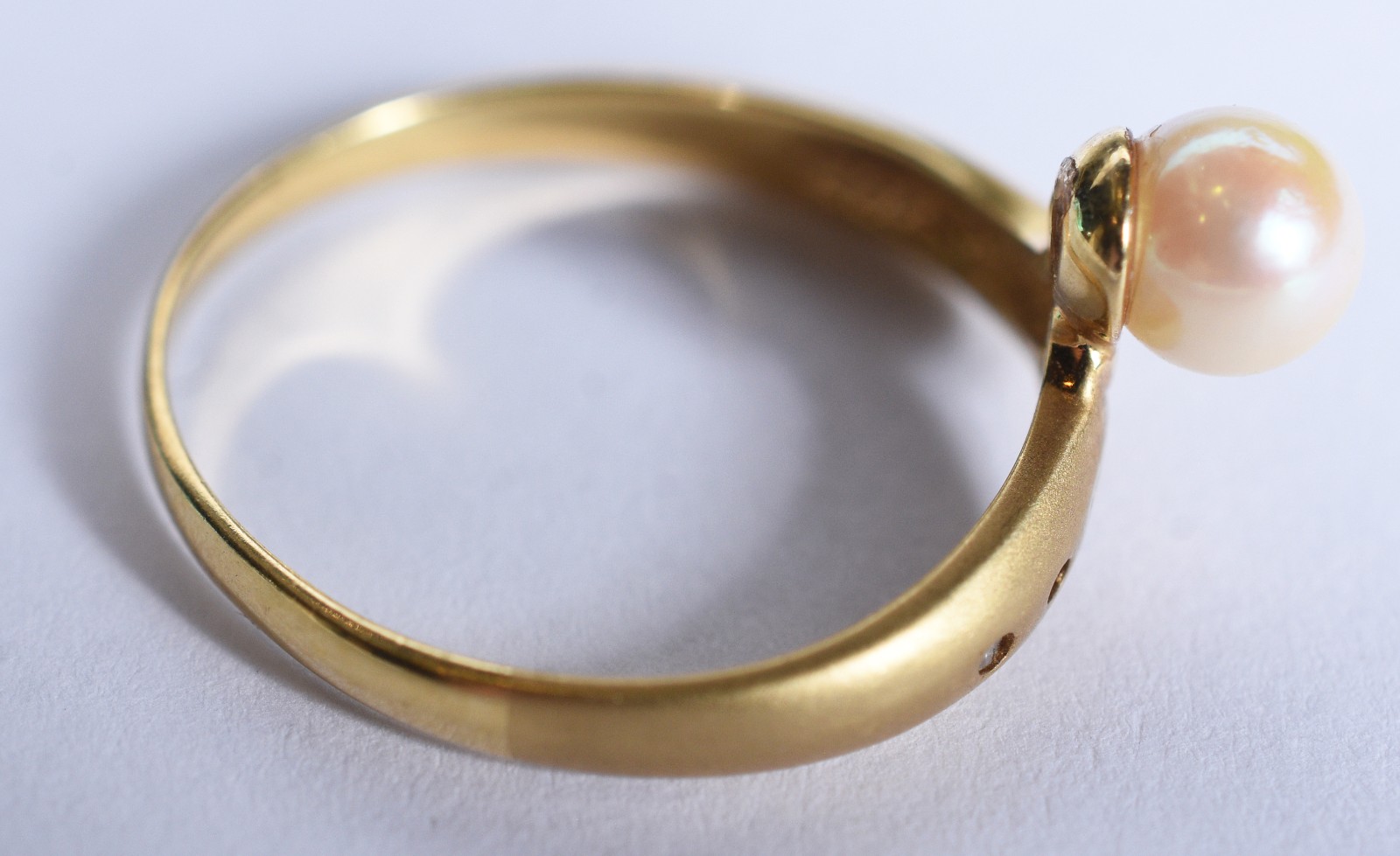 Anel de ouro 18 k com perola e brilhante, aro 16 (Por motivos de... - foto 3 de 6