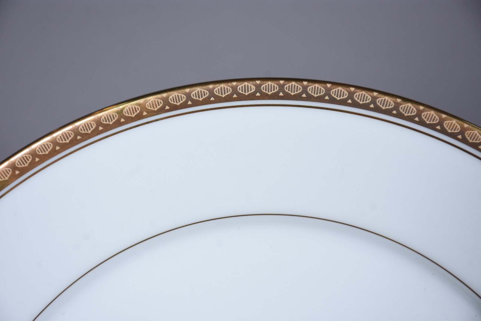 Aparelho de jantar, chá e café de porcelana Noritake na cor branca... - foto 2 de 8