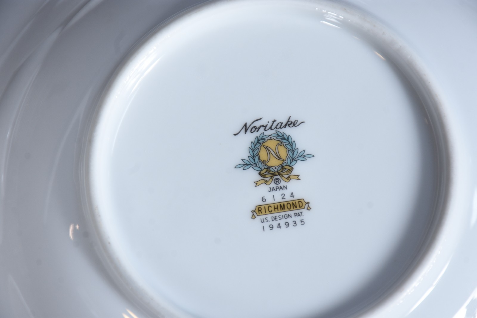 Aparelho de jantar, chá e café de porcelana Noritake na cor branca... - foto 8 de 8