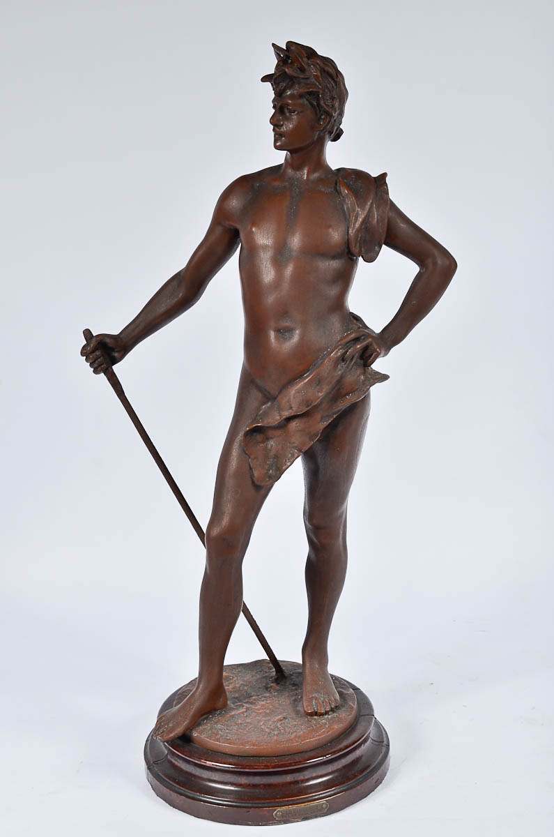Estatueta de petit bronze representando Romano. Alt. 75 cm.