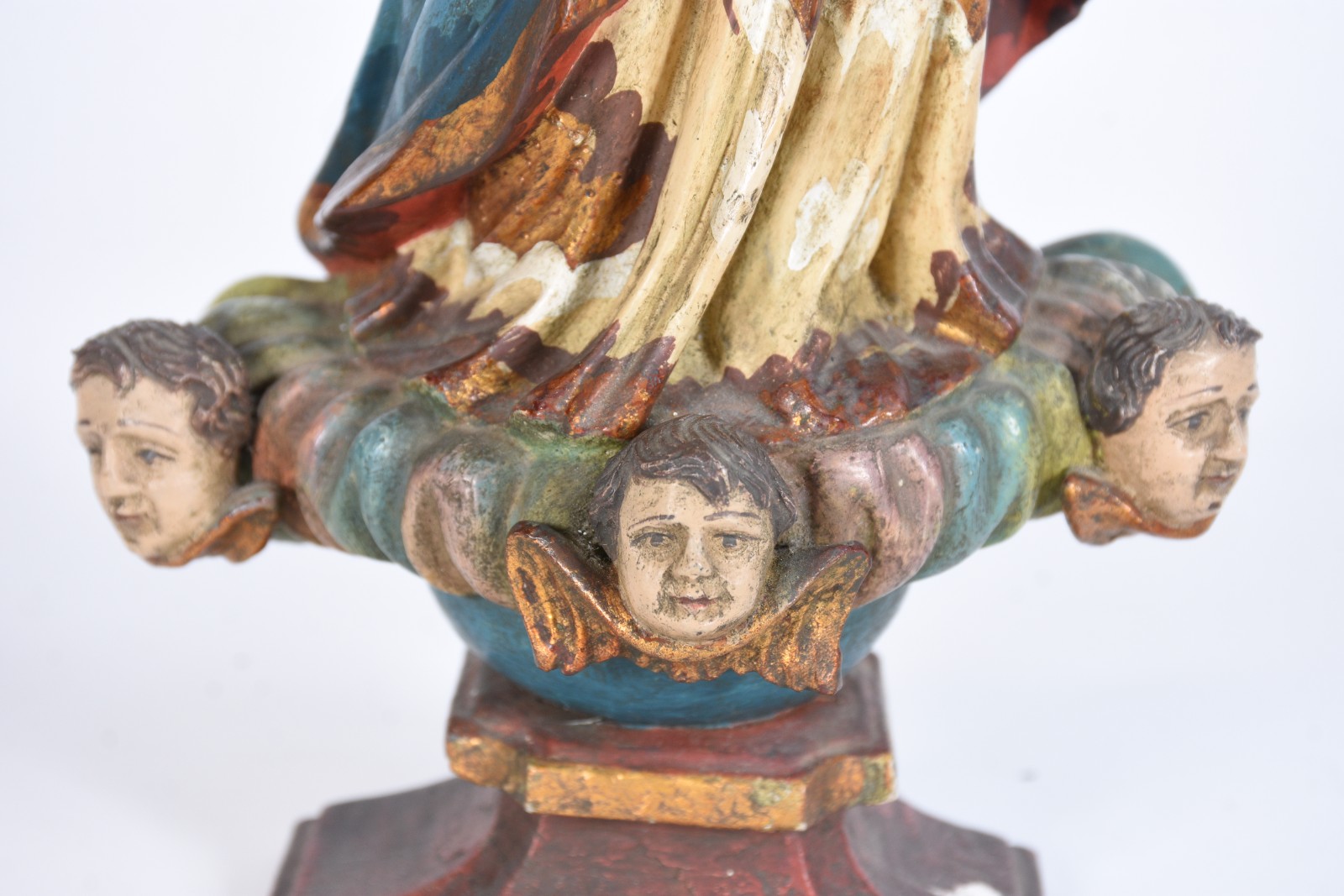 Imagem de madeira policromada com resplendor de prata (sem os dedos... - foto 7 de 9