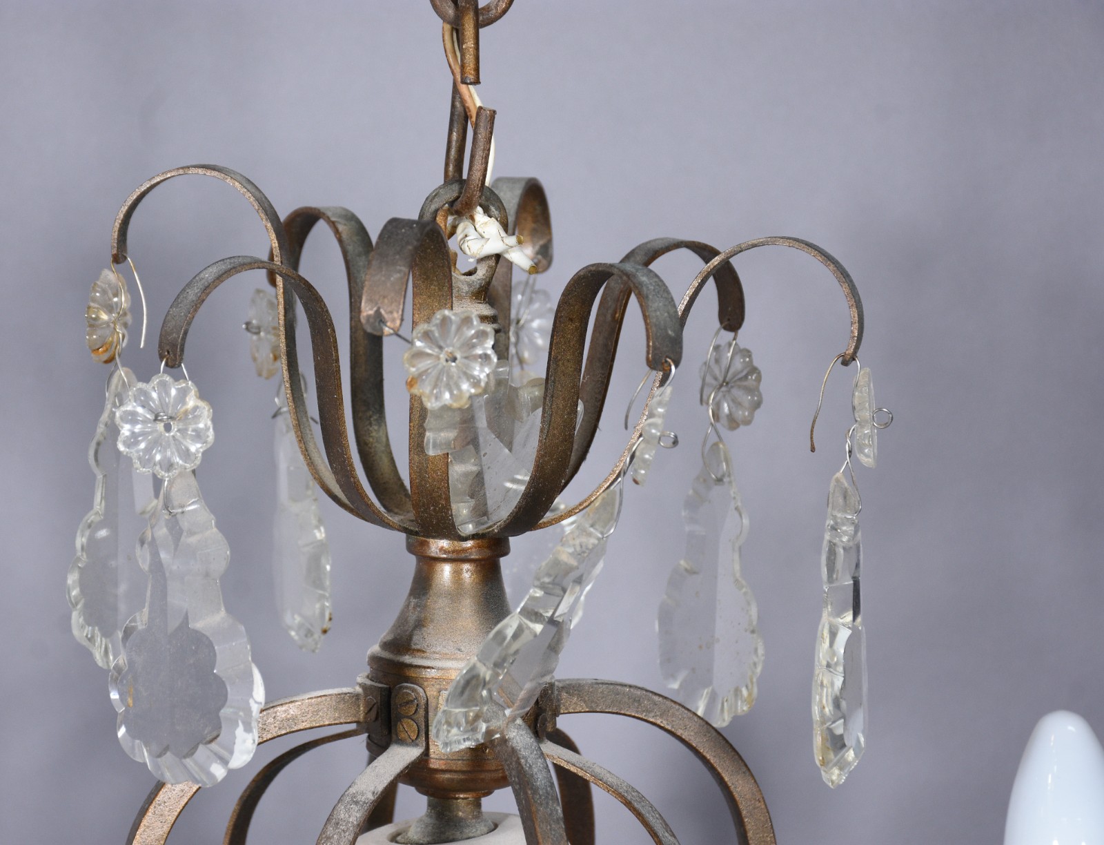 Lustre estilo Versailles, para 4 luzes com estrutura de metal e... - foto 3 de 4