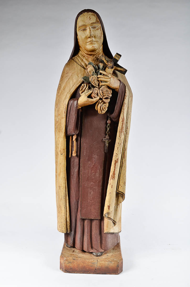 SANTA TERESINHA - Imagem de madeira entalhada, Alt. 1.15m.