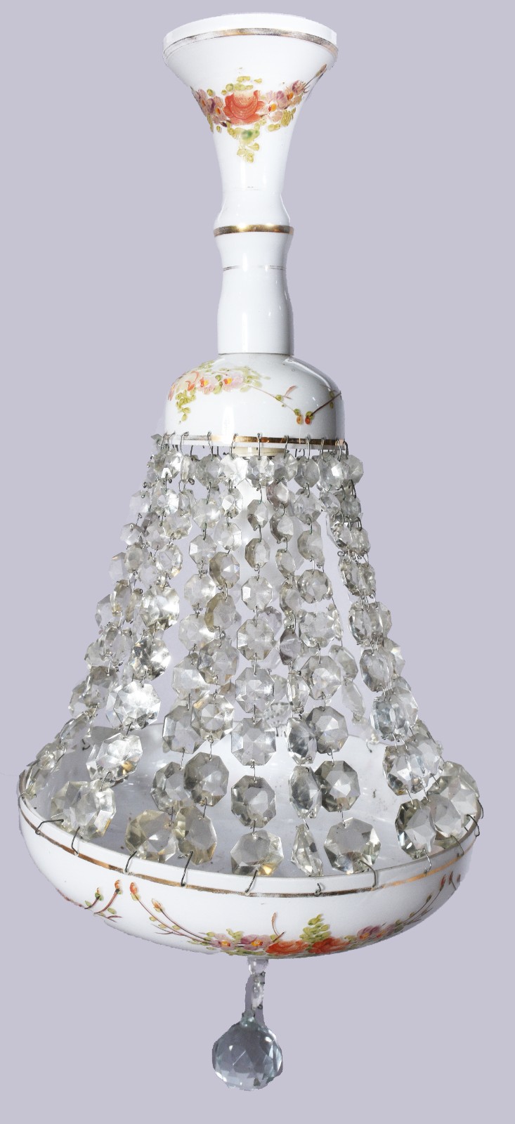Lustre de vidro leitoso com flores em policromia e detalhes em... - foto 1 de 6