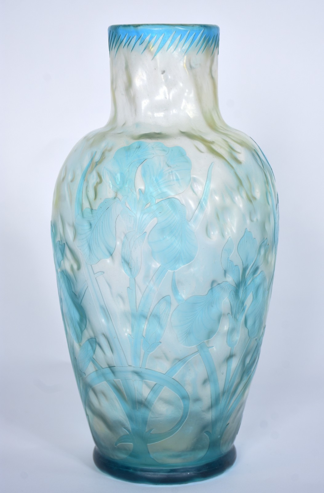 Vaso de cristal francês Art Noveau decorado com flores acidadas em... - foto 3 de 6